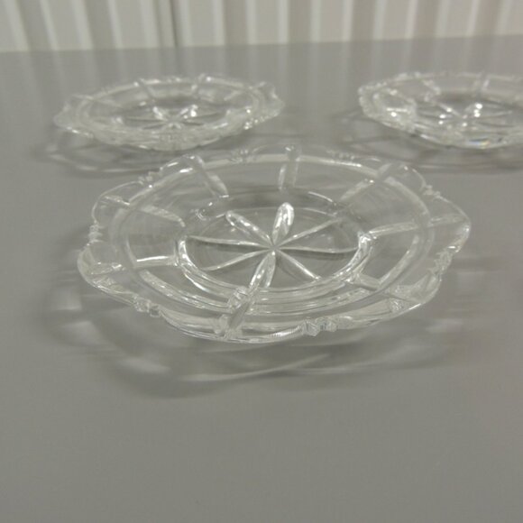 English Cut Crystal Round Dessert Plates with Scallop Edges (4) - Picture 4 of 9